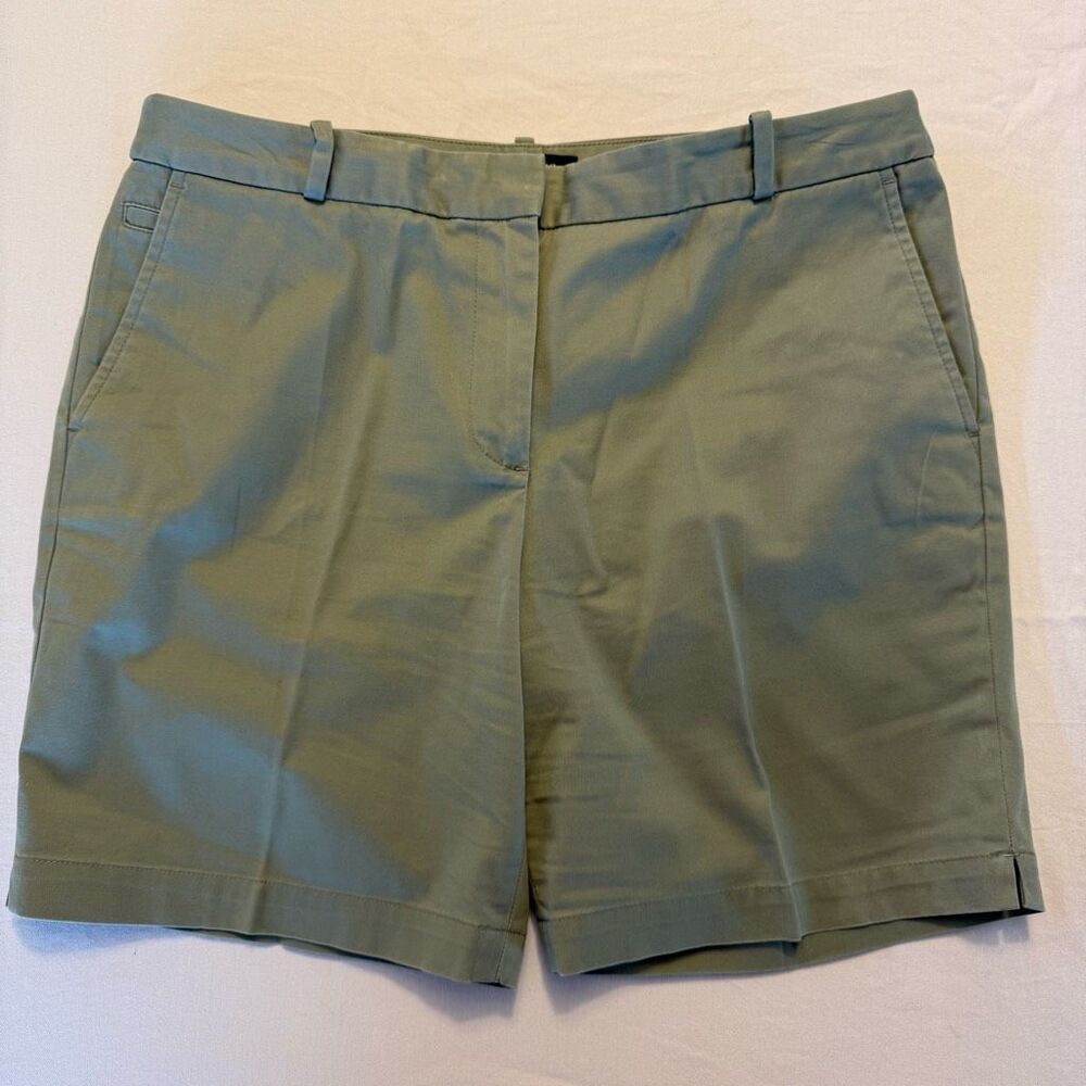 Talbots Women’s Sage Green Cotton Blend Shorts Size 8 | Classic Flat Front 7” In